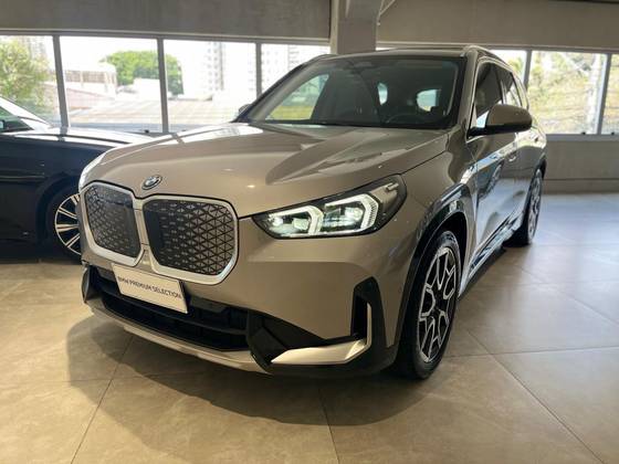 BMW iX1 ELÉTRICO eDRIVE20 X LINE BMW iX1 ELÉTRICO eDRIVE20 X LINE